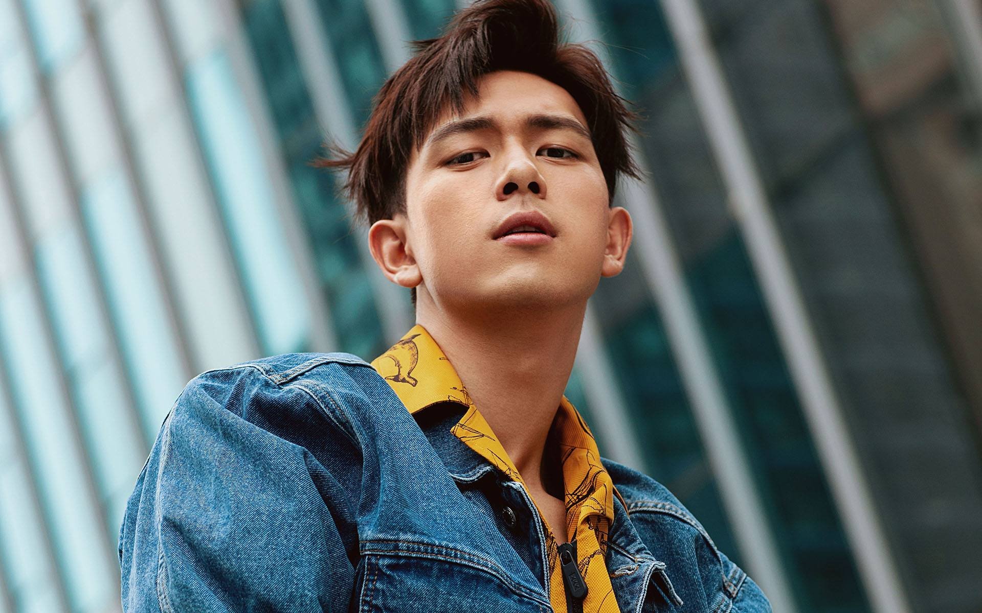 VR电竞新玩法引领未来，沉浸式体验震撼来袭，电竞主机vr游戏平台