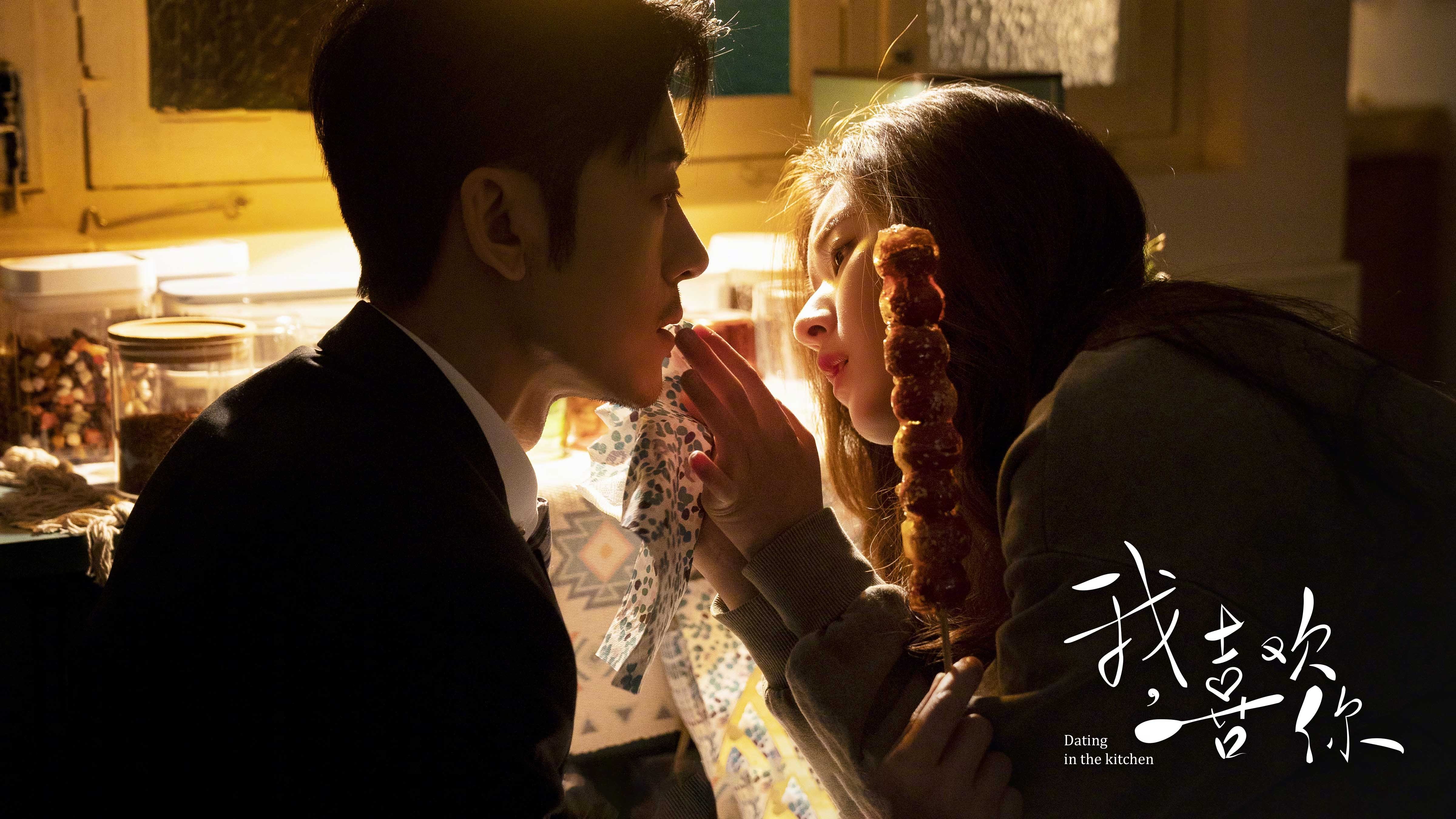 篮网板凳发力再下一城，篮网新主场地板